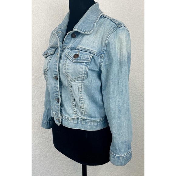 FOREVER 21 • Light Wash Distressed Denim Jacket - Picture 9 of 14